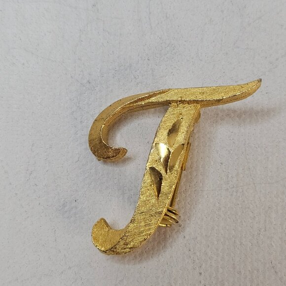 Mamselle Monogram Initial T Brooch Texture Letter Gold Tone Vintage Jewelry Pin - Picture 1 of 10